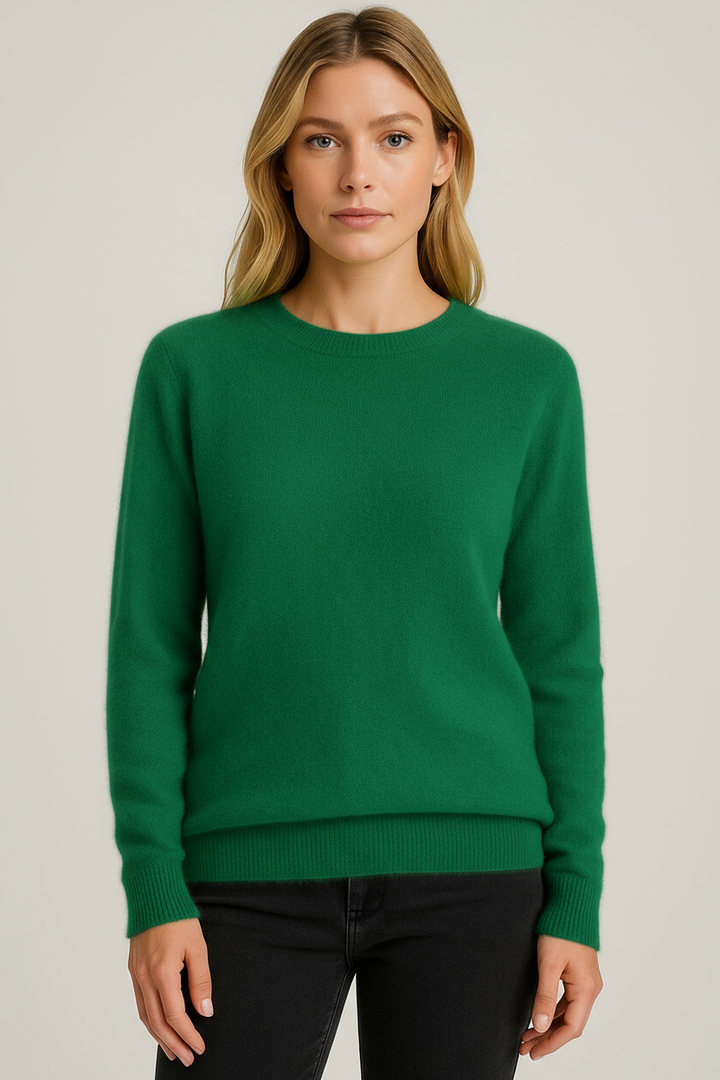 Stylish women's long sleeve crew neck sweater. Ideal for fall fashion, casual or elegant looks.