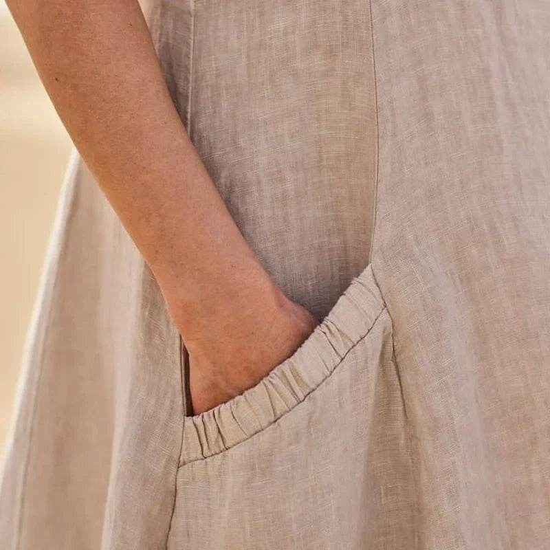 Chic women's everyday dress. Comfortable, flattering, and a versatile wardrobe essential for women.