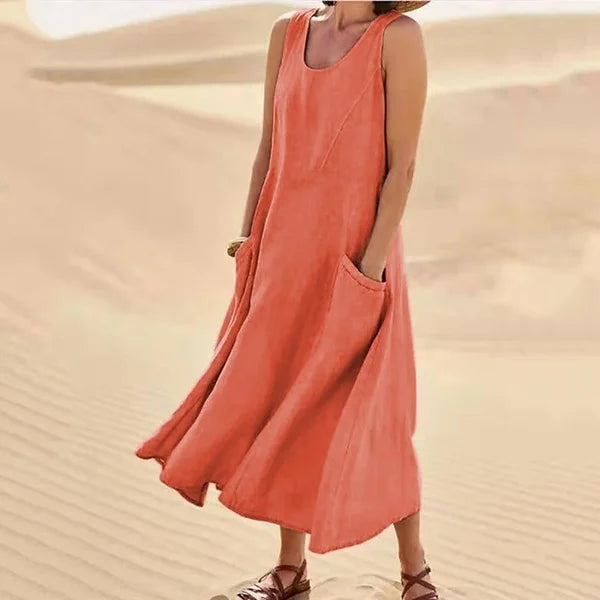 Versatile women's summer dress. Ideal for all occasions, comfortable and a classic wardrobe essential.