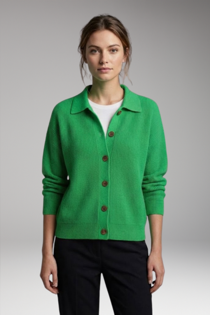 Comfortable women's collared button-front cardigan. Long-sleeve knit top, ideal for stylish autumn casual wear.