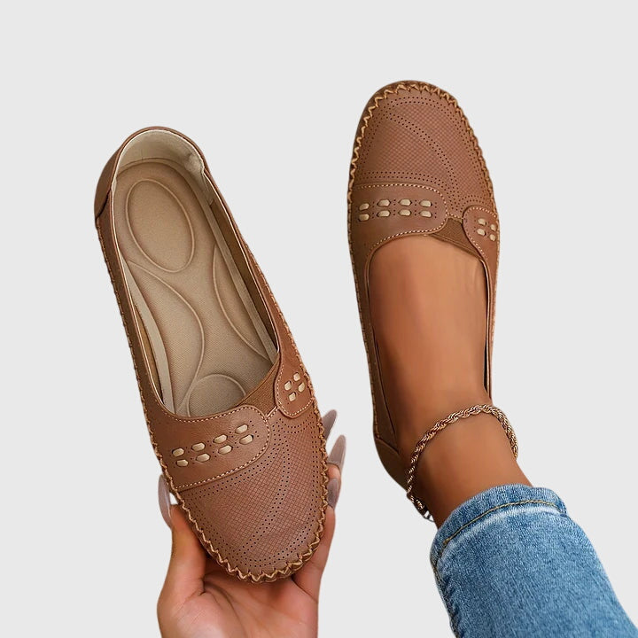 Easy slip-on women's comfort shoes, ideal for daily support and quick casual wear.