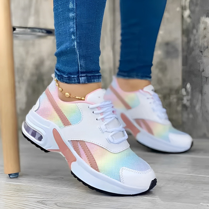 Versatile women's chunky platform sneakers, ideal for athletic activities & casual everyday wear.
