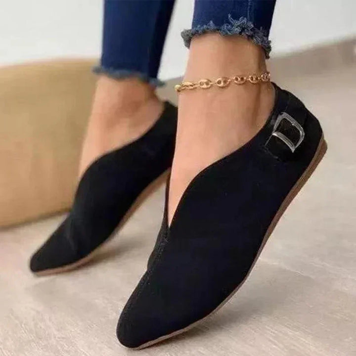 Comfortable women's shoes: black buckle loafers suitable for various casual outfits