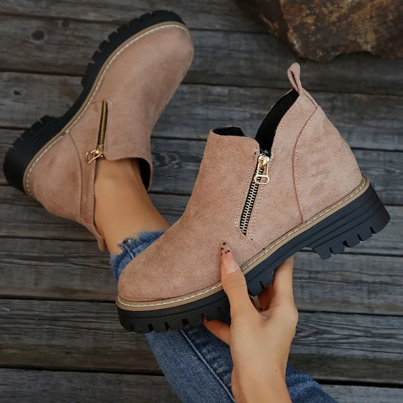 Women's shock-absorbing platform footwear, ideal as comfortable and stylish everyday shoes