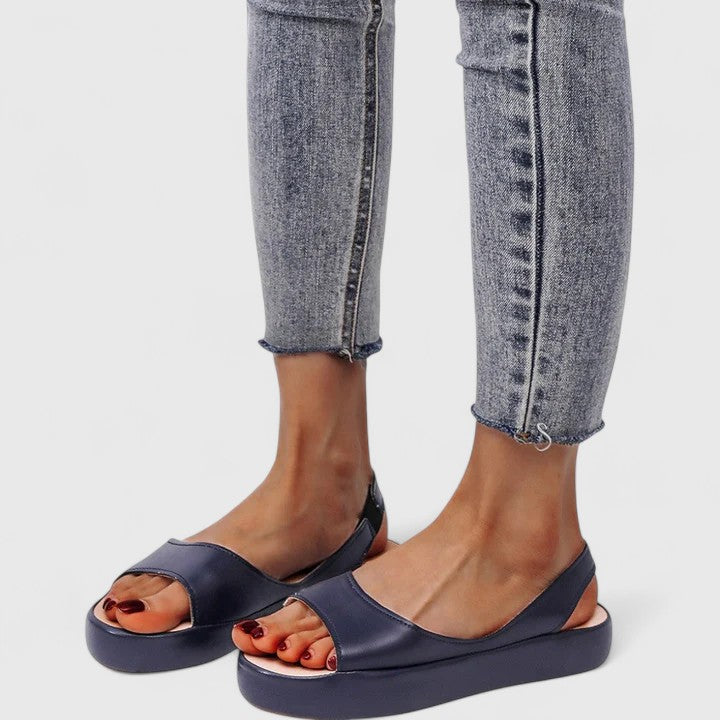 Casual women's summer sandals with excellent arch support & orthopedic comfort.