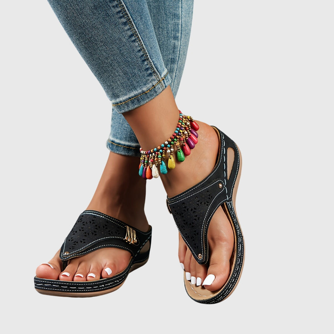 Open-toe women's platform sandals, offering exceptional comfort with a chic and secure ankle strap.