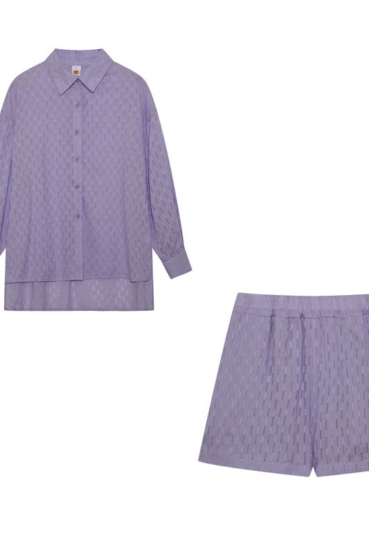 Women's comfortable summer shirt & shorts set, perfect for relaxed fit daywear and vacation.