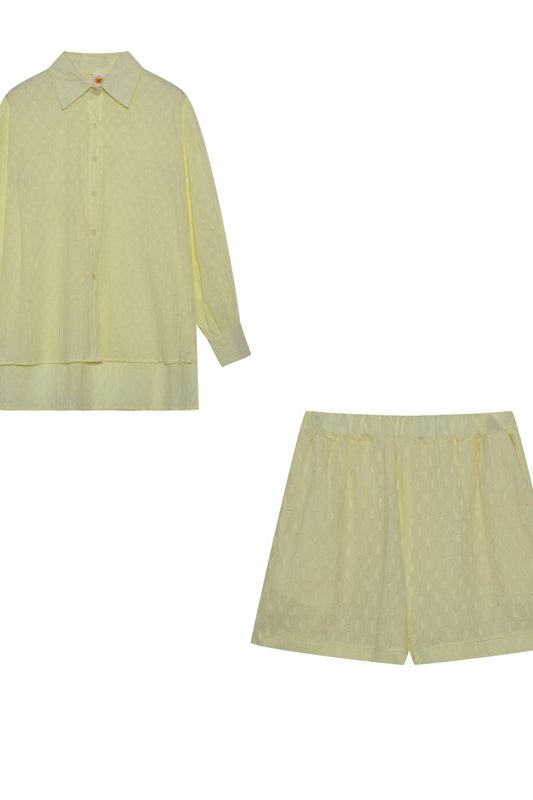 Light & comfortable women's shirt & shorts set, perfect relaxed fit for summer daywear.