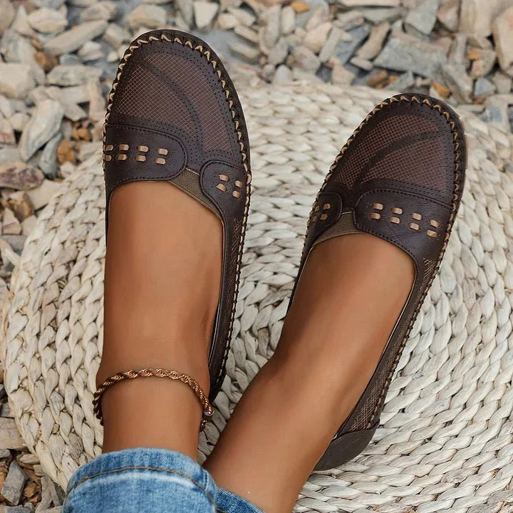 Breathable women's orthopedic loafers, slip-on, flat sole, offering superior all-day comfort.