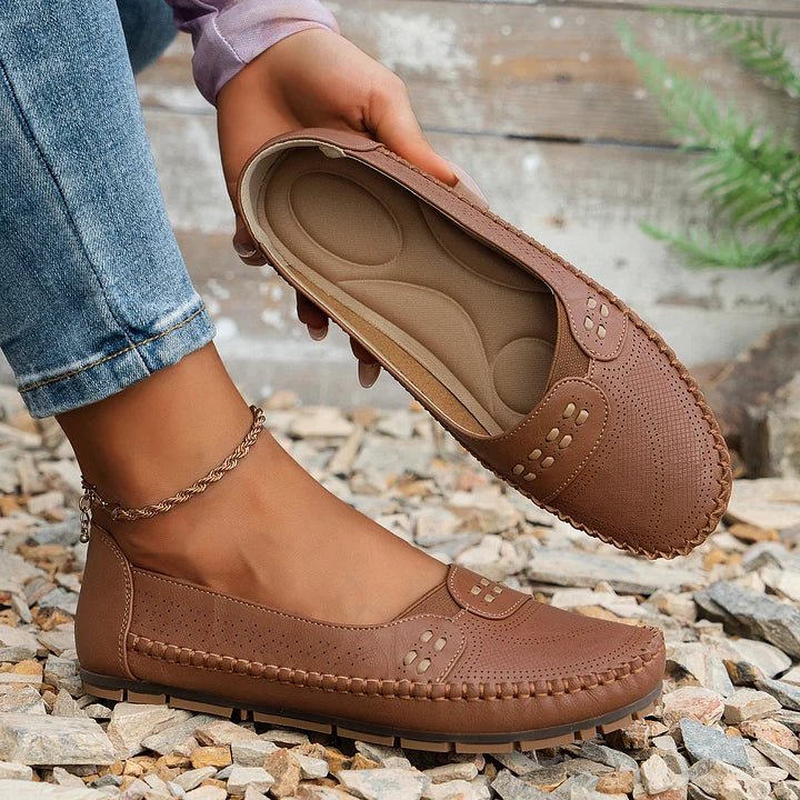 Everyday women's casual loafers, comfortable slip-on design, orthopedic support, perforated.