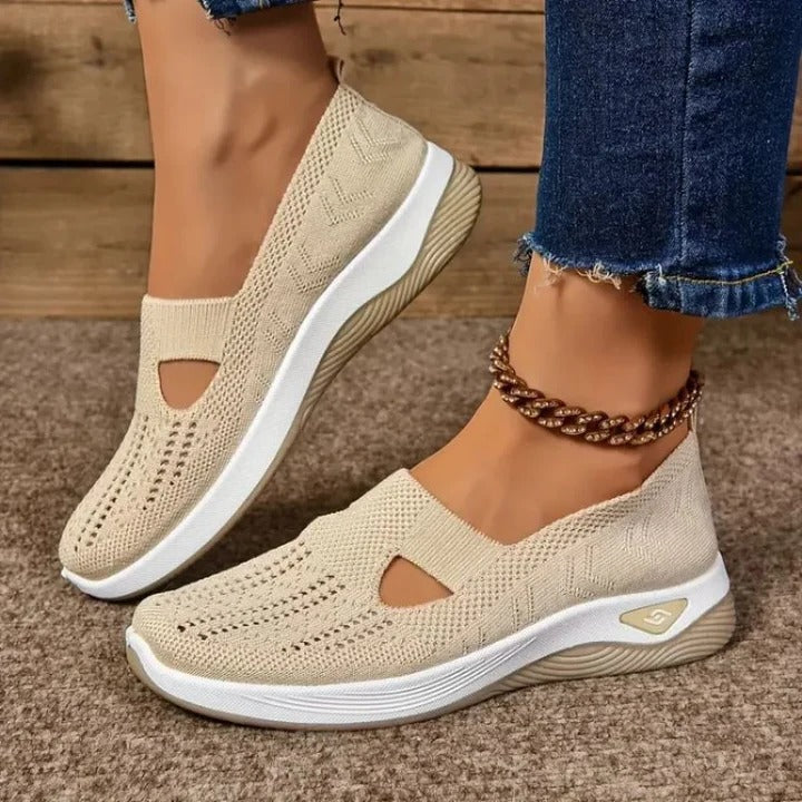 Versatile women's slip-on sneakers, ideal for everyday casual wear and activities.