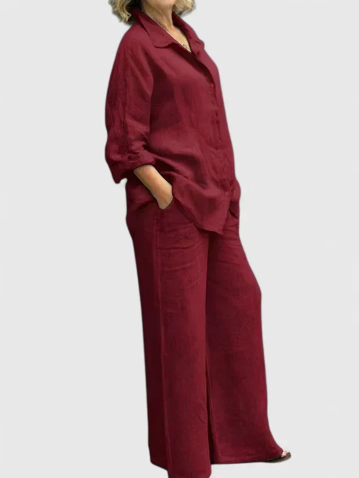 Versatile women's two-piece set, perfect for casual outings or comfortable everyday wear.