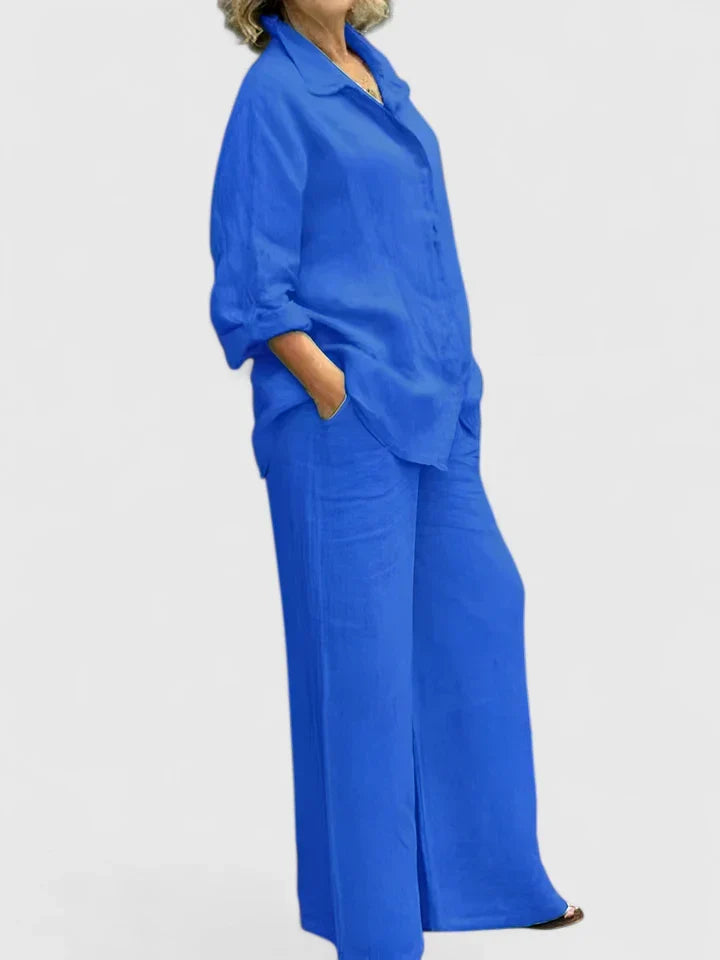 Everyday essential: comfortable women's two-piece set for versatile casual style. Solid color.