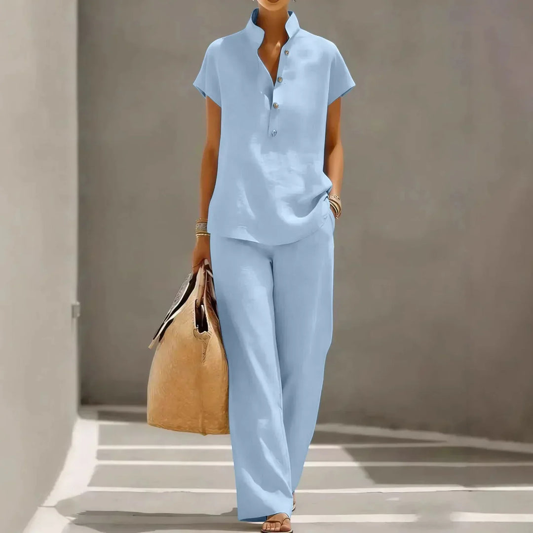 Chic women's two-piece summer set: wide-leg pants & short-sleeve top. Ideal for vacation, beach, or casual wear.