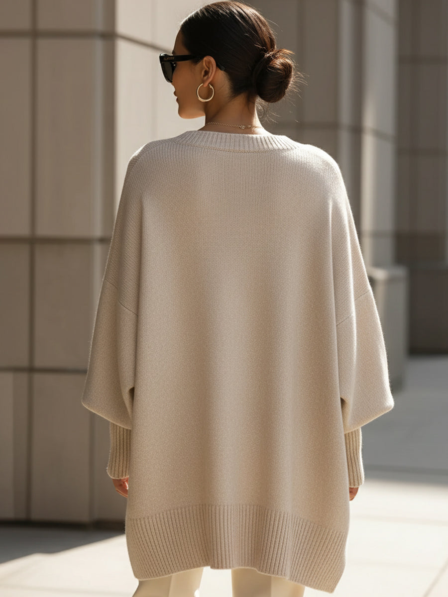 Effortless chic women's oversized sweater, a comfortable long sleeve pullover for versatile daily style.
