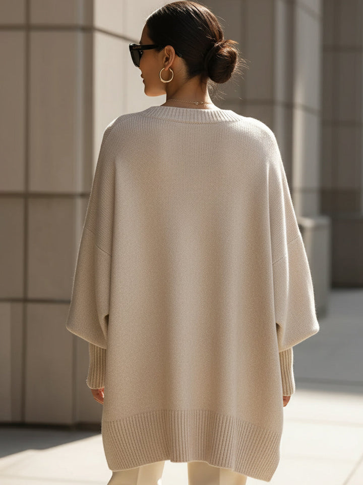Effortless chic women's oversized sweater, a comfortable long sleeve pullover for versatile daily style.