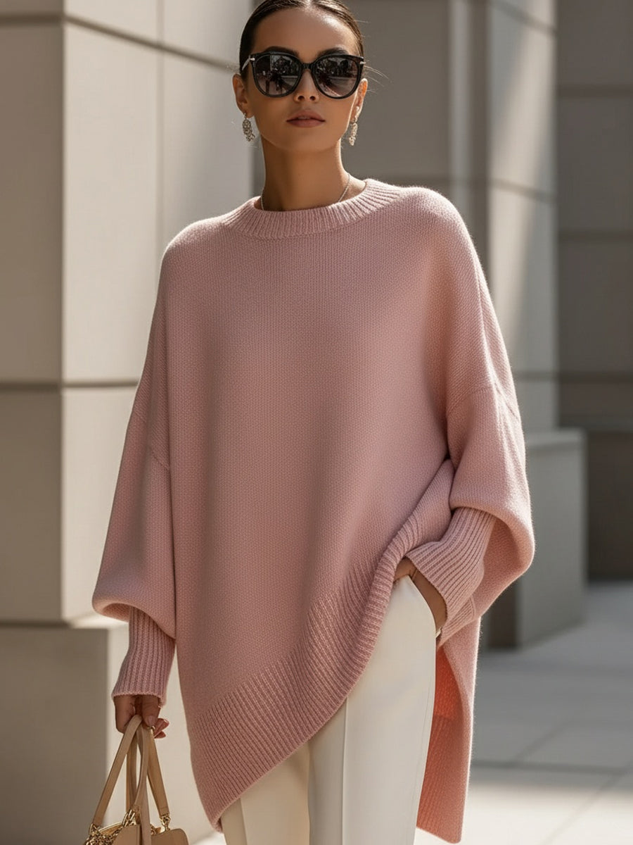 Chic women's oversized pullover sweater with a relaxed fit, ideal for cozy and comfortable casual wear.