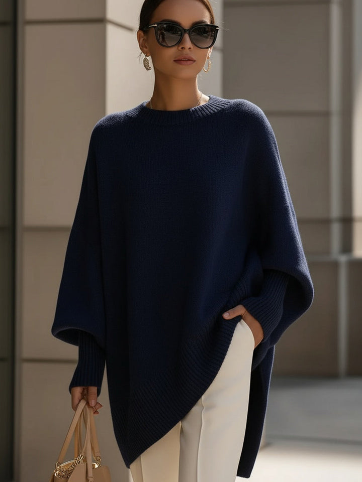 Cozy and elegant women's oversized long sleeve sweater, perfect for a chic and relaxed fall/winter look.
