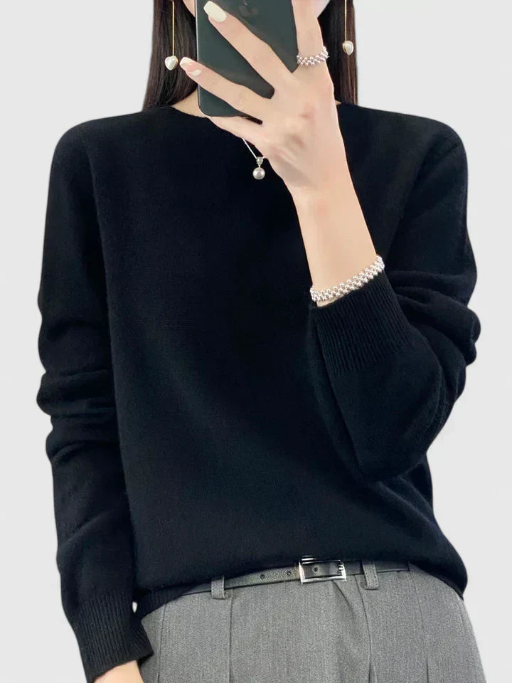 Simple yet chic women's cozy round neck pullover, perfect for casual elegance.
