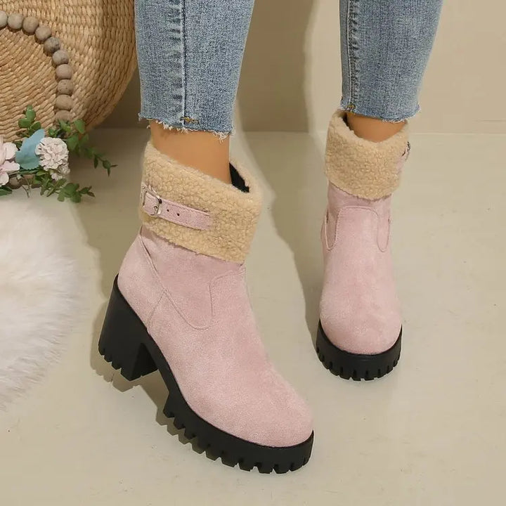 High-quality women's ankle boots with sherpa detail, providing orthopedic comfort and fashion.