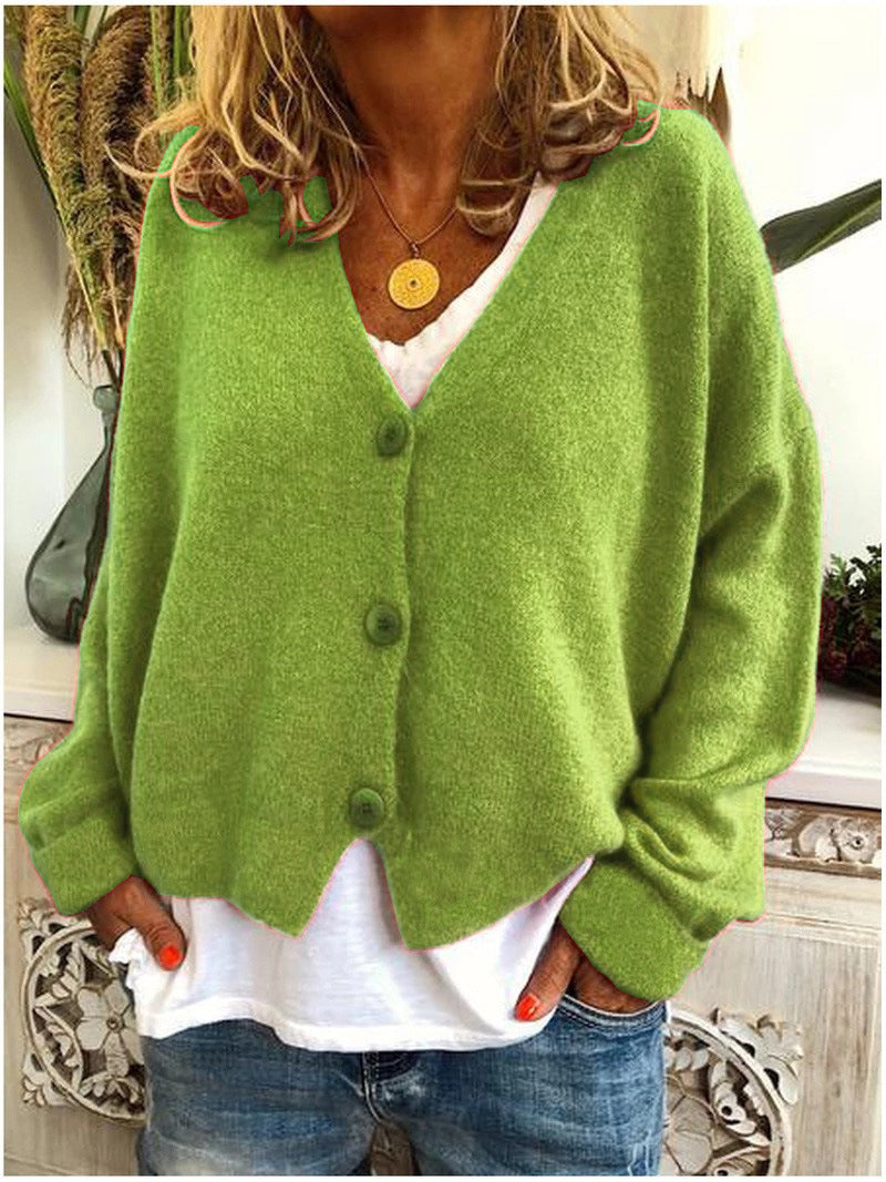 Plush, soft-touch women's cardigan, ideal for cozy everyday comfort and versatile styling.