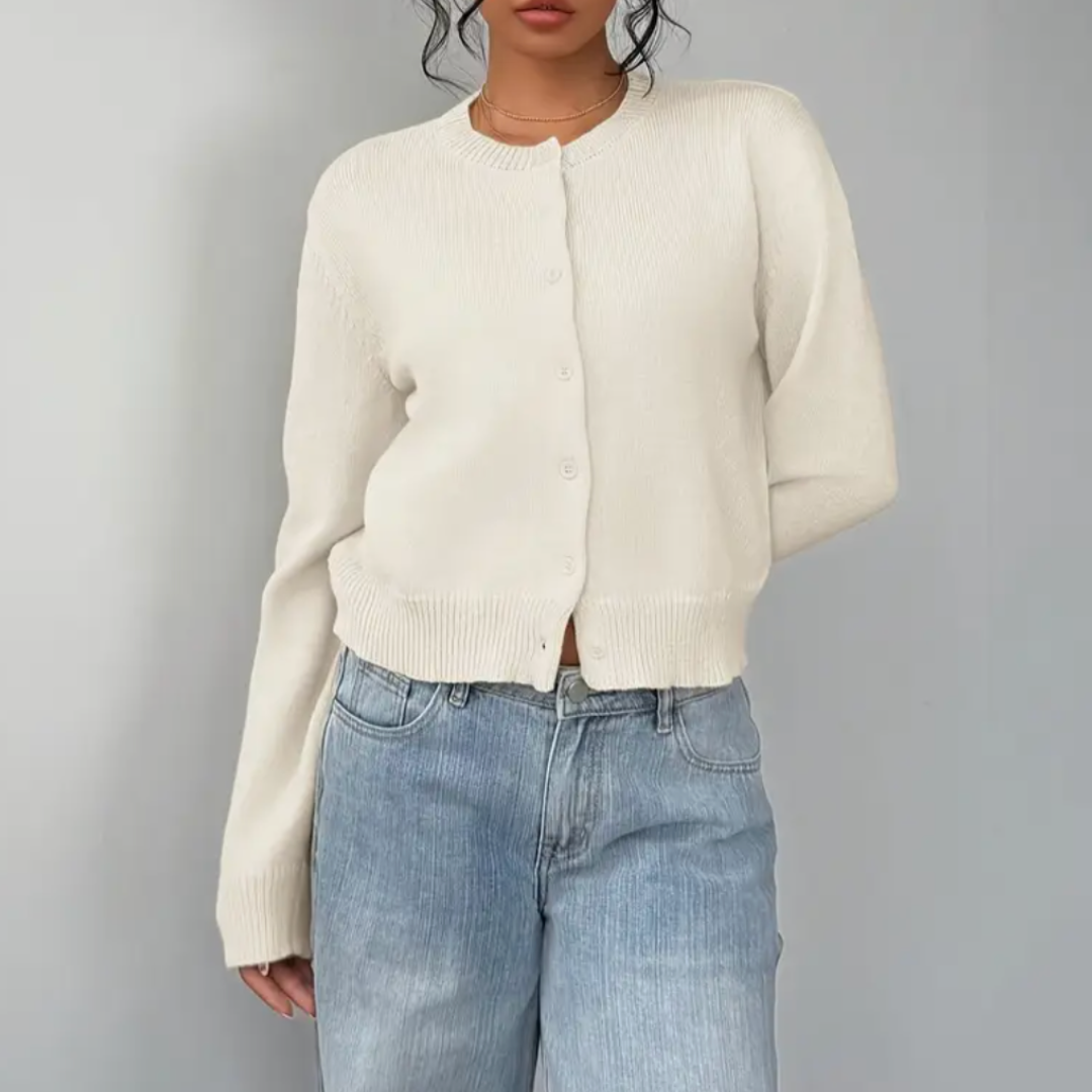 Stylish women's cropped cardigan with buttons, perfect spring/summer knitwear
