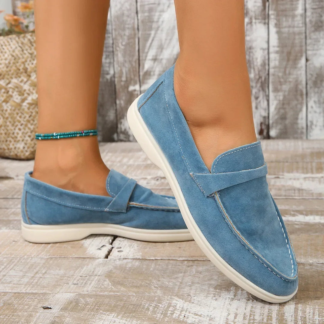 Women's smart casual loafers, slip-on design with cushioned comfort for versatile wear.