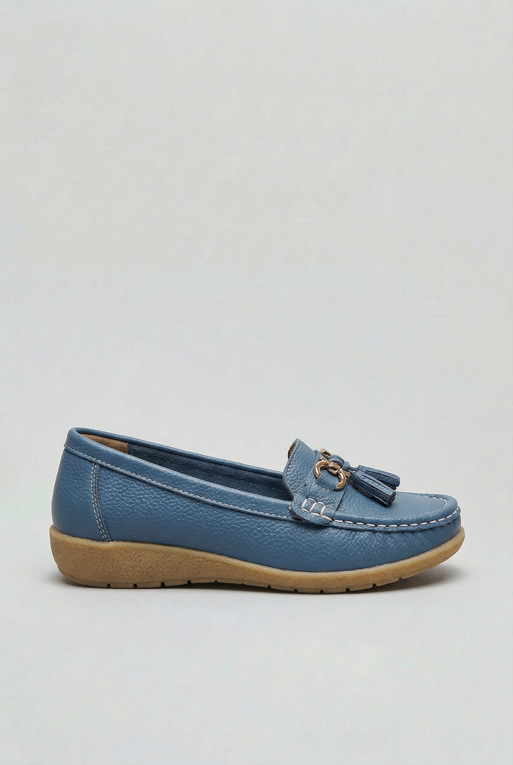 Women's cushioned slip-on loafers in classic black for everyday comfort & casual style.
