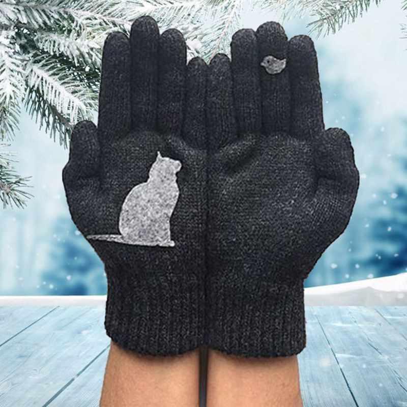 Cute cat print women's cotton gloves, ideal for keeping hands warm in winter.