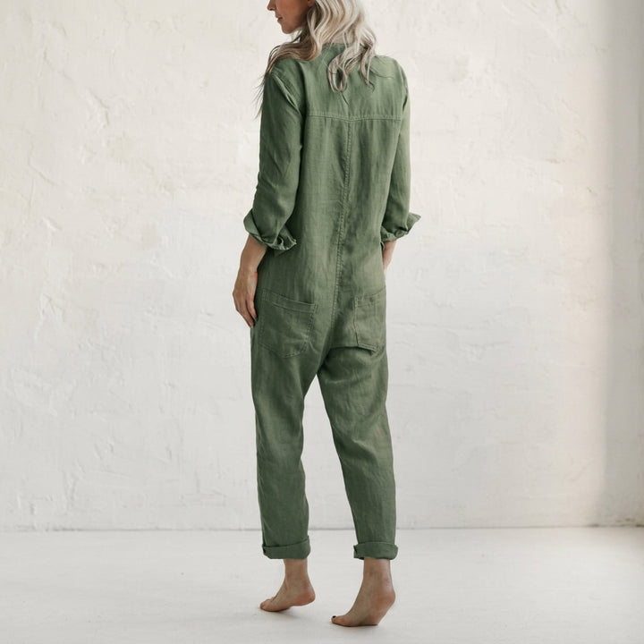 Stylish women's relaxed fit jumpsuit, ideal for versatile spring & summer outfits.