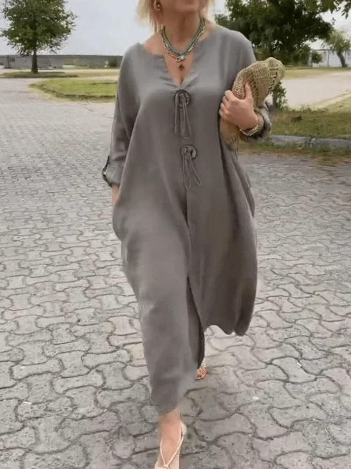 Comfortable women's flowy tunic dress in a relaxed fit. Ideal for effortless chic casual and everyday summer style.