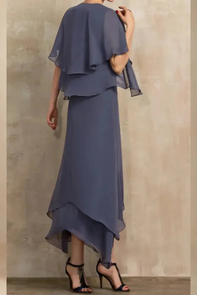 Flowy midi dress for women, printed design. Perfect for spring fashion, garden parties, or evening elegance.