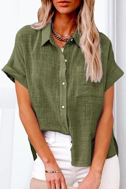 Elegant women's buttoned shirt, long sleeve, perfect for work, office fashion, or casual chic. Versatile.