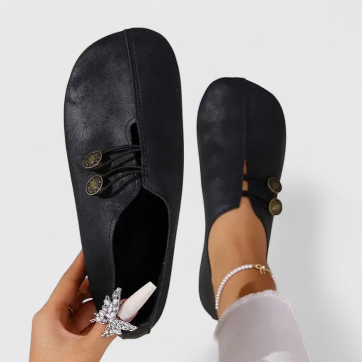 Comfortable women's foldable loafers with padded insole & elastic closure, perfect slip-on travel shoes.