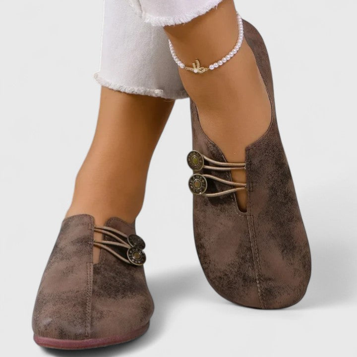 Chic women's foldable slip-on loafers with elastic closure, elegant and comfortable for everyday use.
