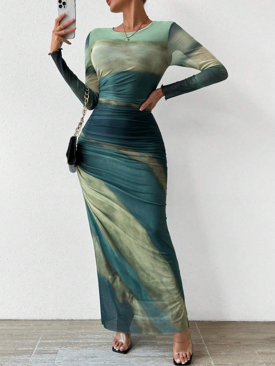 Women's elegant long sleeve bodycon maxi dress, flattering fit for evening & party.