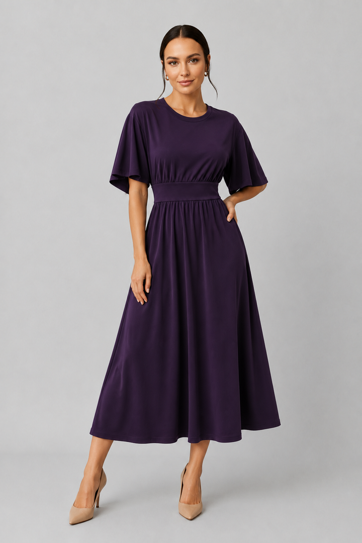 Party-ready women's midi dress with wide sleeves. Includes a stylish waist belt for a flattering fit.