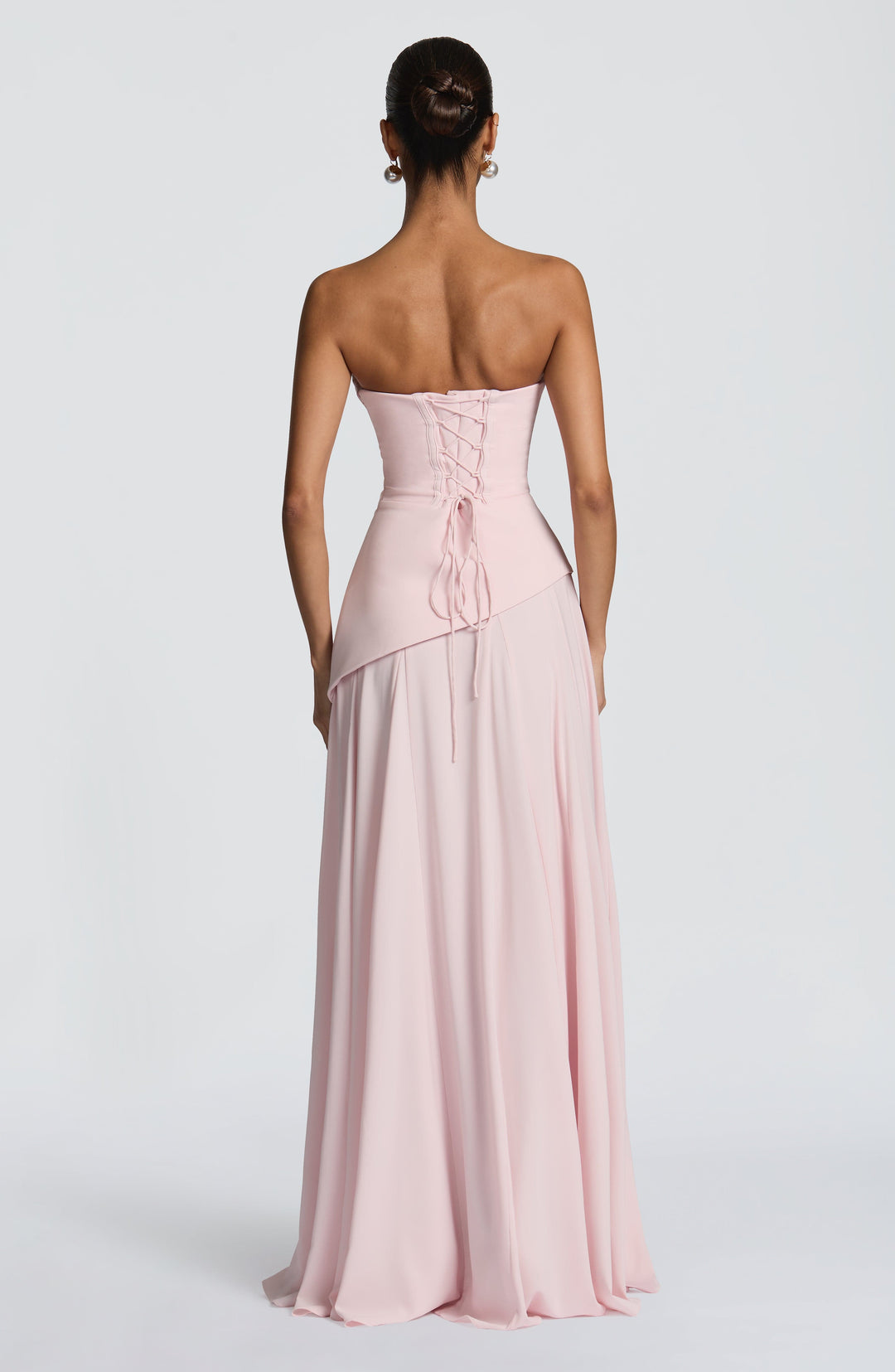 Glamorous women's formal prom dress, featuring a ruched halter neck and flowing maxi silhouette.