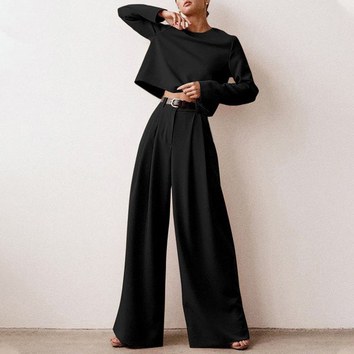 Complete women's elegant two-piece palazzo outfit, cotton, comfortable for various occasions.