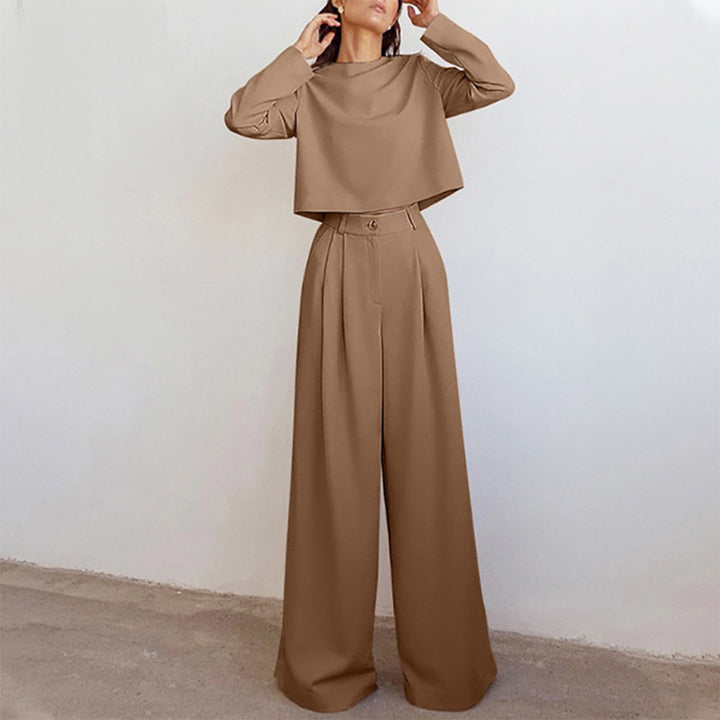 Stylish women's two-piece palazzo set in cotton, elegant for a relaxed casual look.