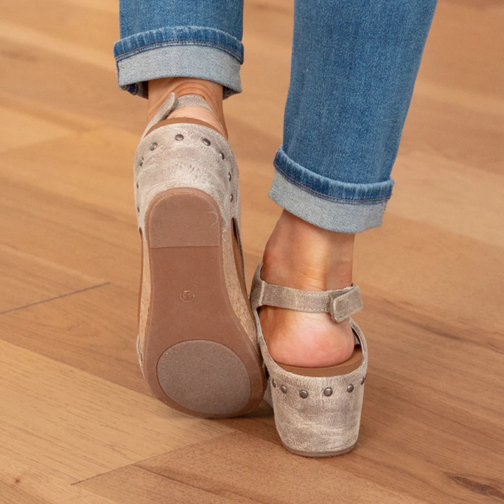 Comfortable women's wedge sandals with soft straps, ensuring all-day wear.