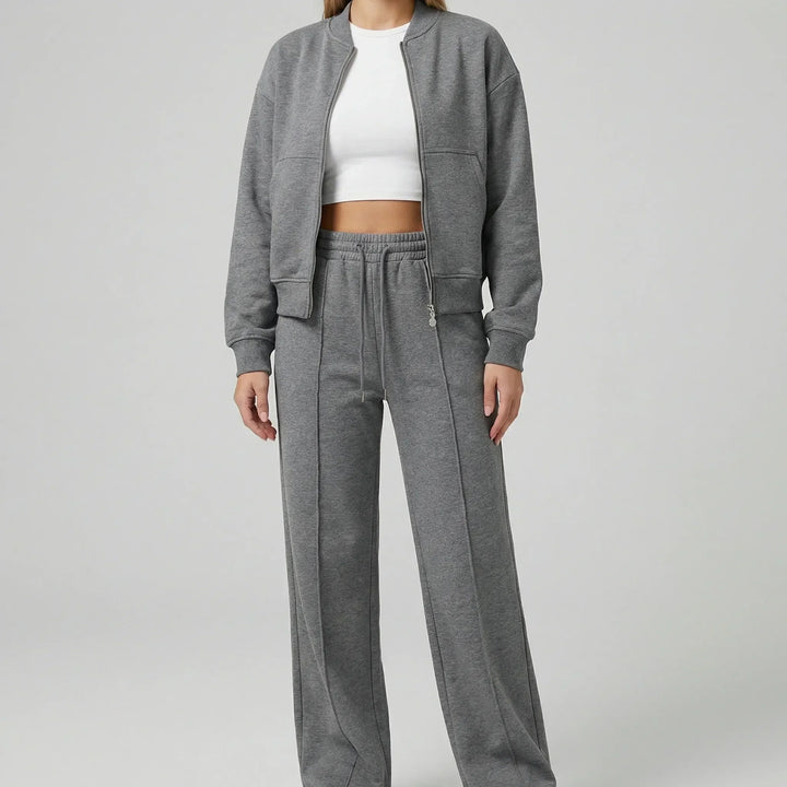 Straight leg trousers from the women's Evie regular fit set, comfortable and elegant for any occasion.