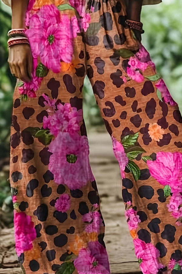 Women's floral cropped summer pants, vintage relaxed fit, perfect for casual wear.