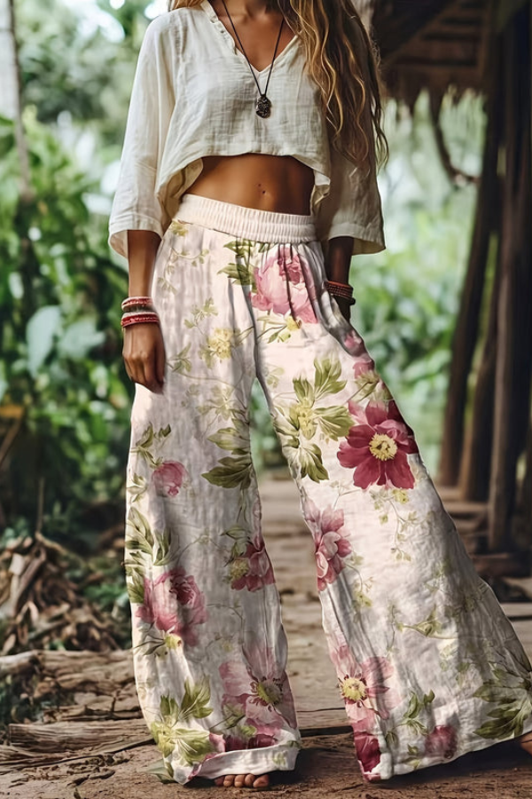 Elegant women's cropped floral pants, vintage relaxed fit, suitable for casual events.