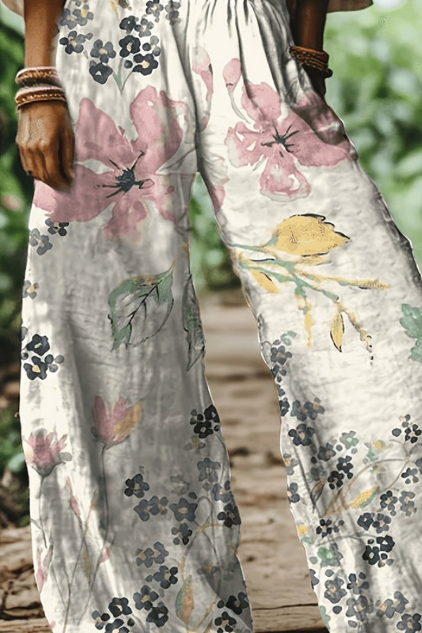 Women's summer vacation floral pants, cropped and relaxed fit for ultimate comfort and style.