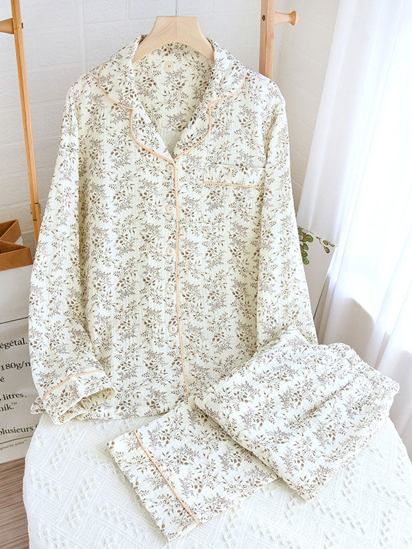 Comfortable women's floral long sleeve pajama set, including top and pants for cozy sleepwear