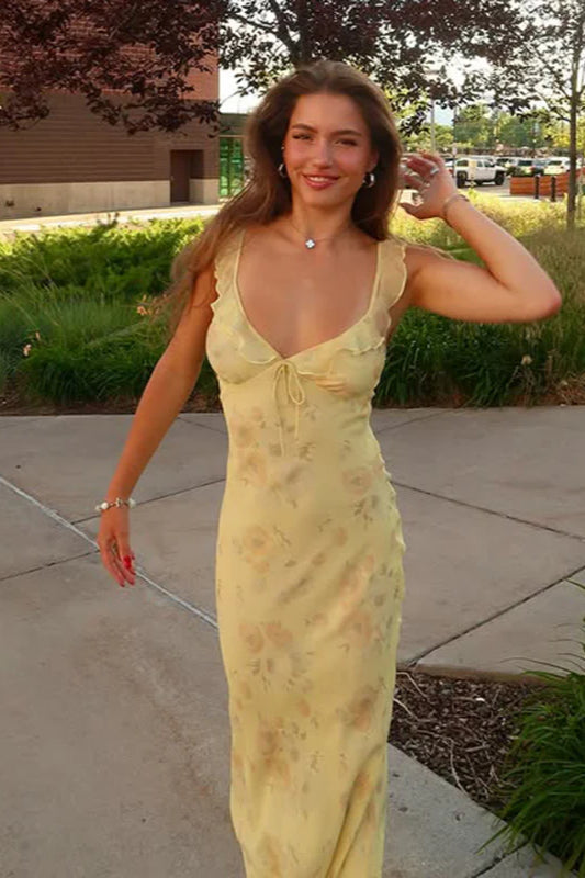 Sleeveless floral spaghetti strap maxi dress for women, featuring a scoop neck, perfect for summer casual outings.