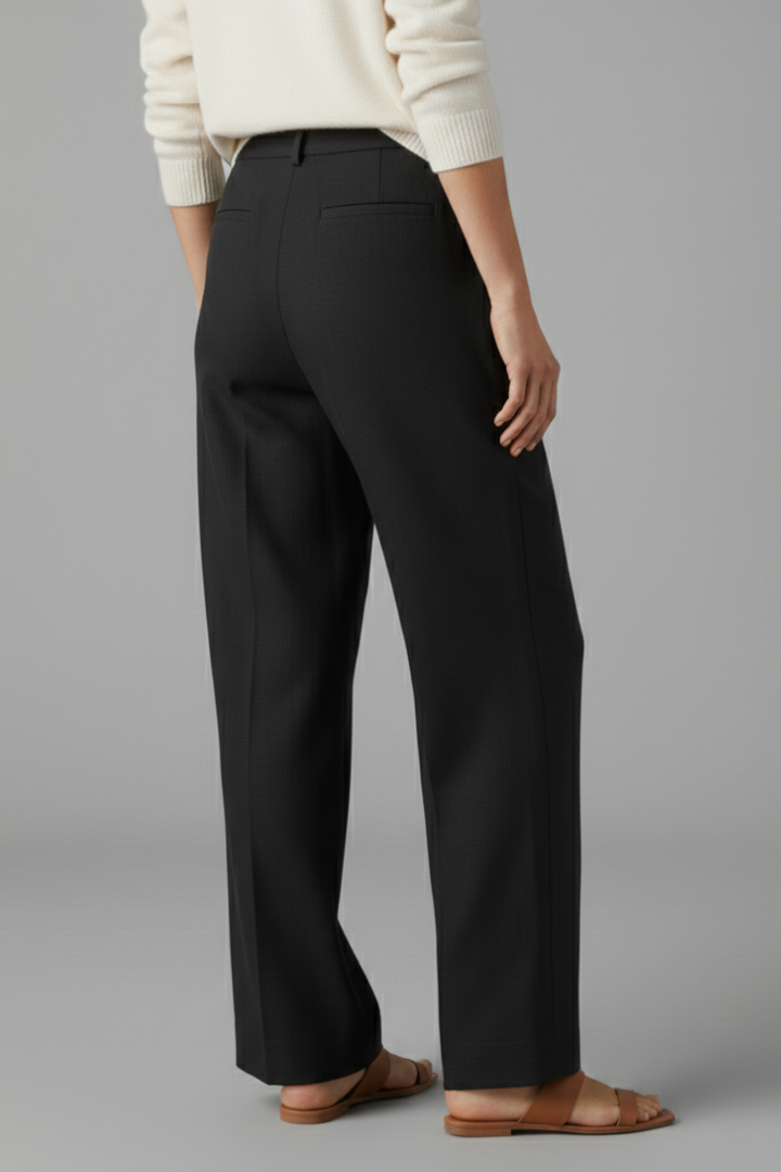 Versatile everyday women's trousers: full-length straight leg design with a comfortable elastic waist.