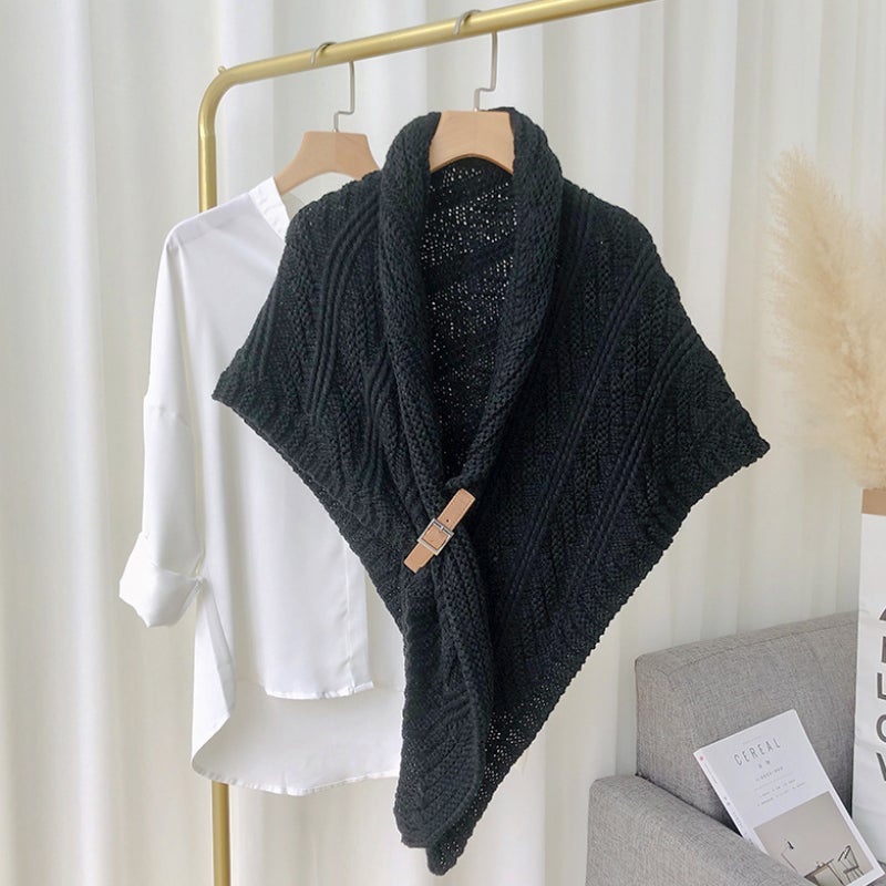 Soft pink knitted triangle wrap, women's fashion accessory with chic buckle