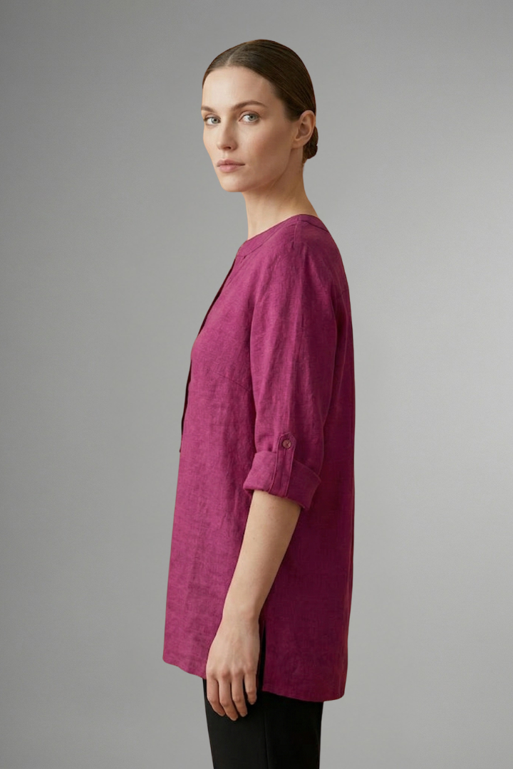 Versatile women's button-up linen blouse, roll sleeves, V-neck. Loose fit casual top, ideal for summer fashion.